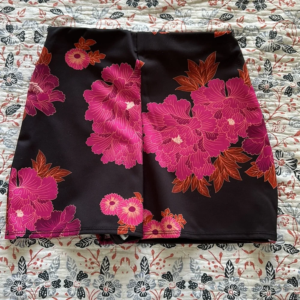 MISSGUIDED SKORT - Picture 3 of 4